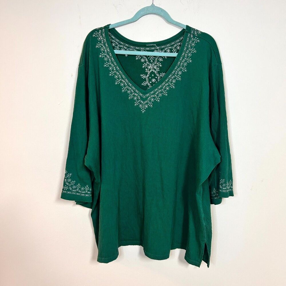 Top Womens 3X Plus Green White Floral Embroidered Textured V-Neck Blouse Preppy